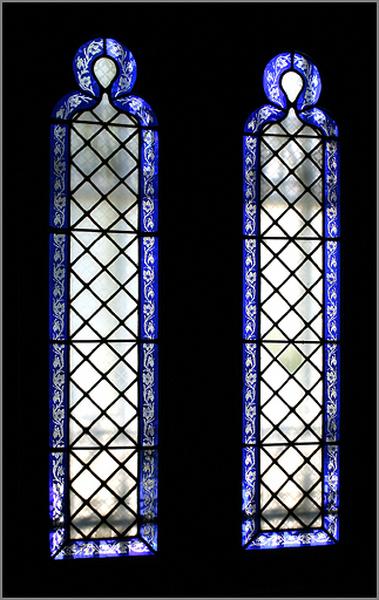 Verrière de l'ancienne sacristie accolée au chevet de la chapelle, côté nord, ensemble.