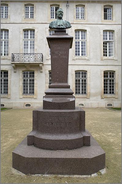 Monument à Ernest Bichat