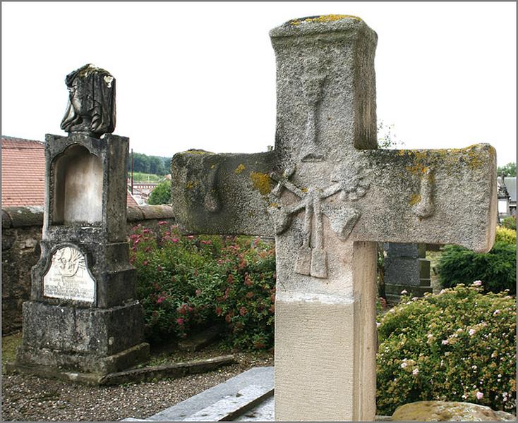 Tombeau du Curé Jean Oine