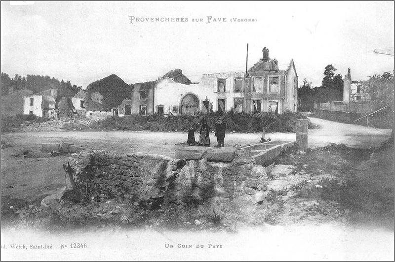 Grande-Rue, vue des maisons détruites.