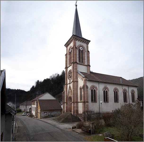 Vue de trois quarts droit.