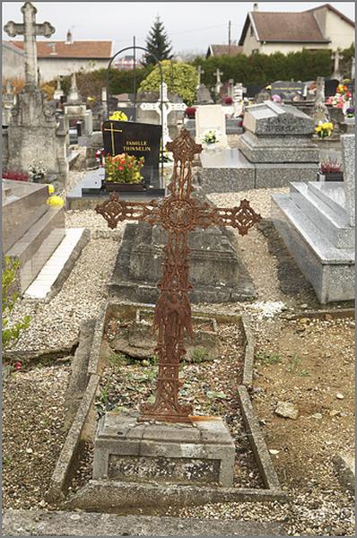 Croix n° 3 (du tombeau 1 C 22), vue de situation