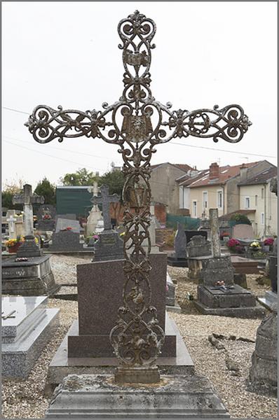 Croix funéraire du tombeau de B. Thomas