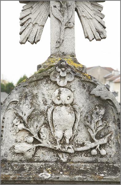 Stèle : détail du motif central
