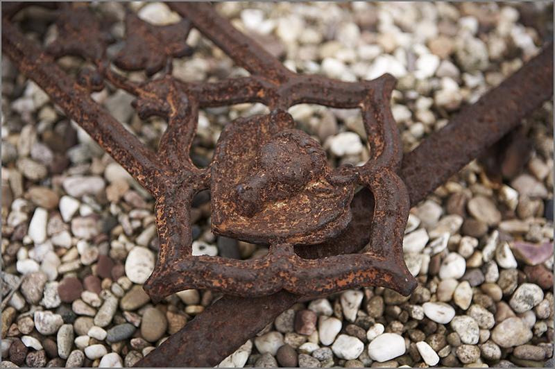 Croix n° 16 (du tombeau 3 C 51), terminaison droite (tétramorphe)