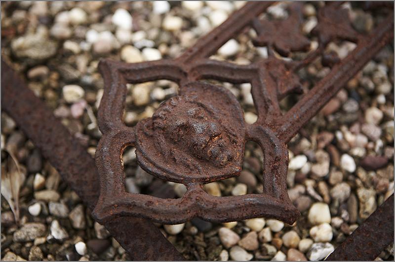 Croix n° 16 (du tombeau 3 C 51), terminaison gauche (tétramorphe)