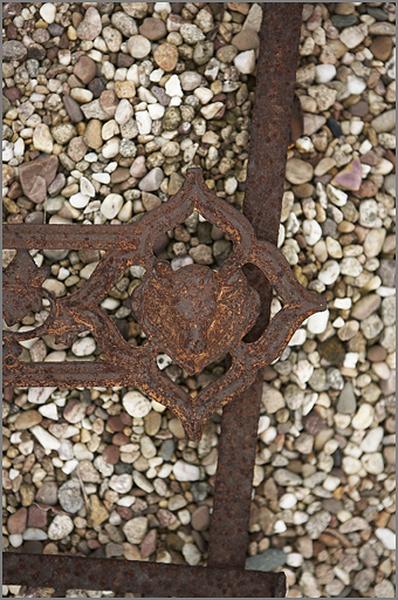 Croix n° 16 (du tombeau 3 C 51), terminaison droite (tétramorphe)