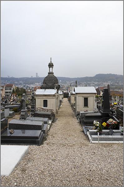 Vue de l'allée principale 2