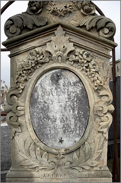 Stèle, détail