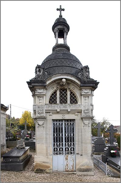 Elévation antérieure, ensemble face