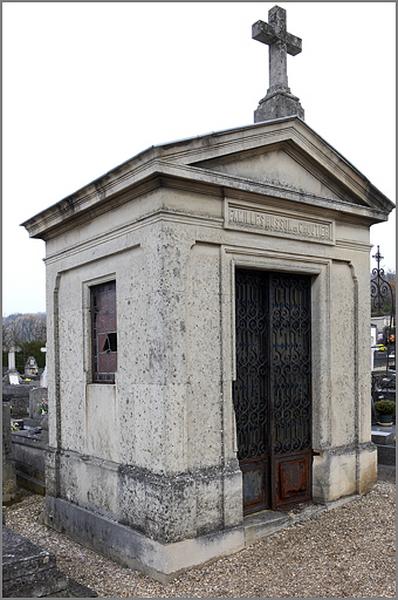 Chapelle funéraire des familles Husson et Choutier, ensemble trois quarts gauche