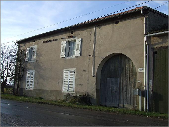 Ferme, élévation antérieure, ensemble trois quarts droit.