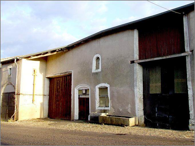 Ferme, élévation antérieure, ensemble trois quarts droit.