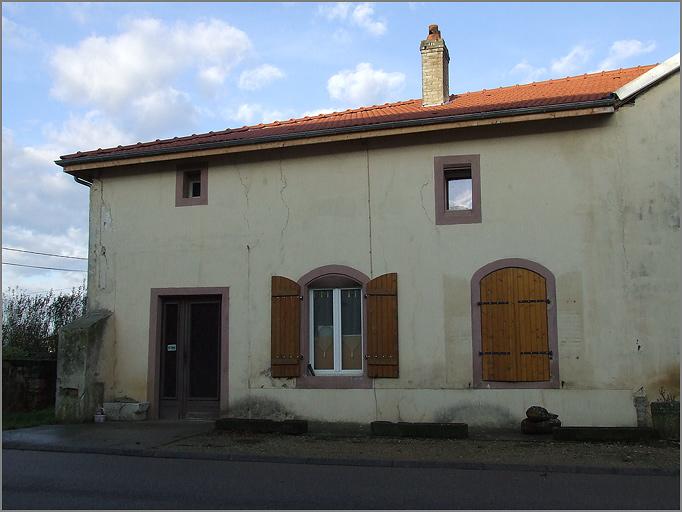 Maison de manouvrier, élévation antérieure, ensemble trois quarts droit.