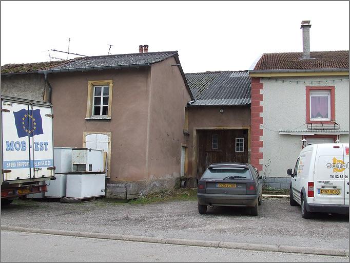 Ferme, élévation antérieure, ensemble trois quarts gauche.