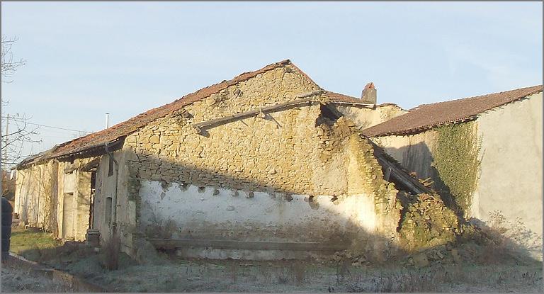 Fermes, élévation postérieures, ensemble trois quarts droit.