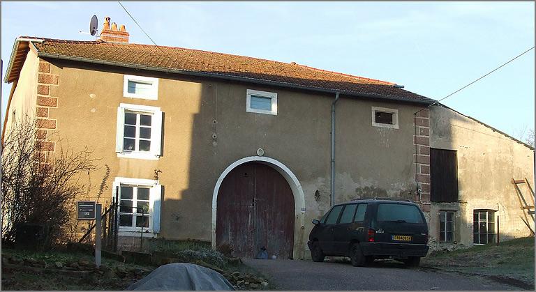 Ferme, élévation antérieure, ensemble trois quarts gauche.