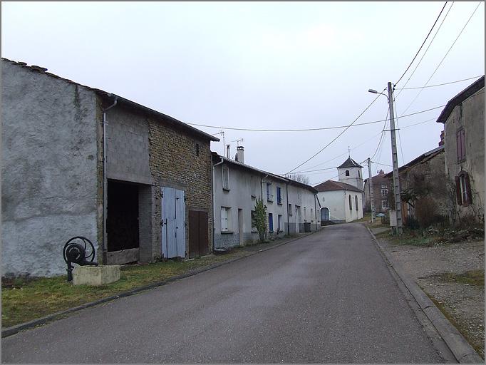 Fermes, élévation antérieure, ensemble trois quarts droit.