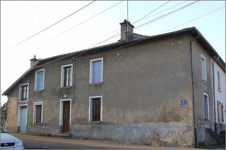 Maison de manouvrier, élévation antérieure, ensemble trois quarts droit.