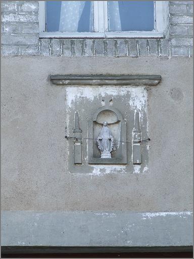 Ferme, élévation antérieure, niche, ensemble face.