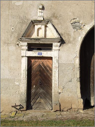 Ferme, élévation antérieure, porte piétonne, ensemble face.