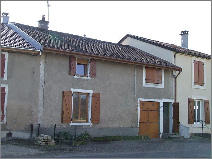 Maison de manouvrier, élévation antérieure, ensemble trois quarts gauche.