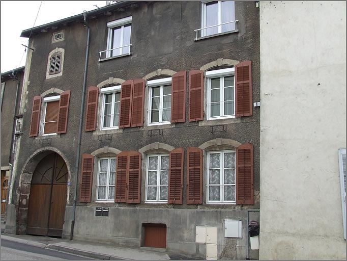 Ferme, élévation antérieure, ensemble trois quarts droit.
