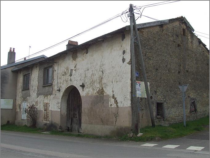 Ferme, élévation antérieure, ensemble trois quarts droit.