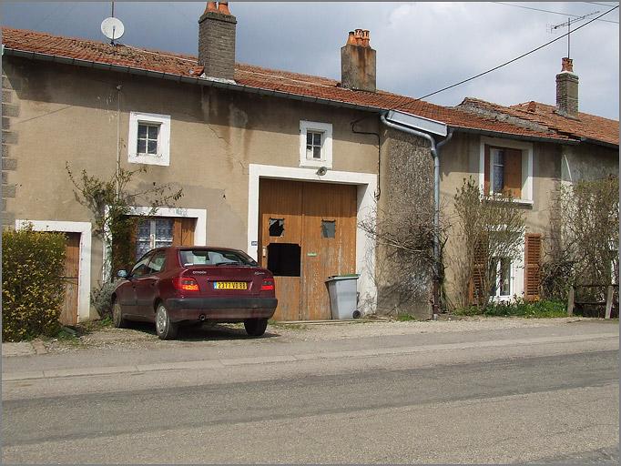 Ferme, élévation antérieure, ensemble trois quarts gauche.