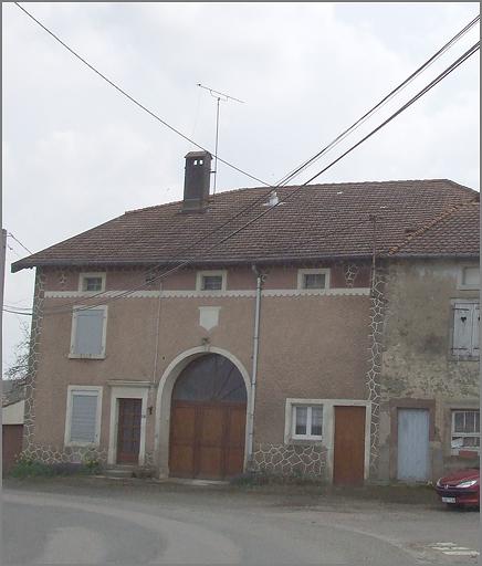 Ferme, élévation antérieure, ensemble trois quarts droit.
