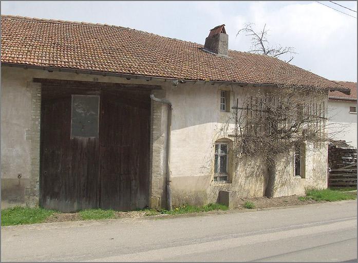 Ferme, élévation antérieure,partie droite, ensemble trois quarts gauche.