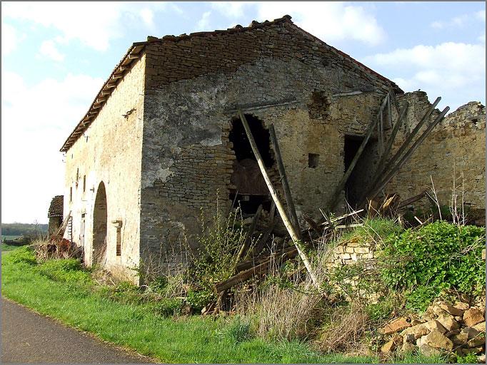 Ferme, élévation antérieure, ensemble trois quarts droit.