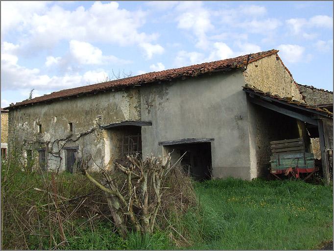 Ferme, élévation antérieure, ensemble trois quarts droit.
