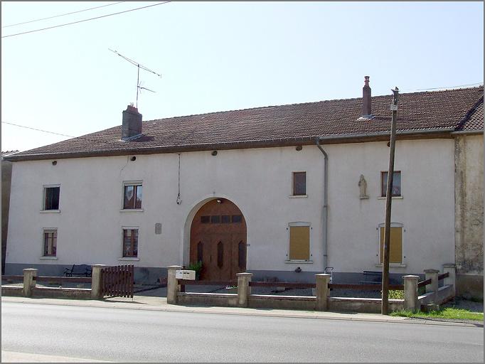 Ferme, élévation antérieure, ensemble trois quarts droit.