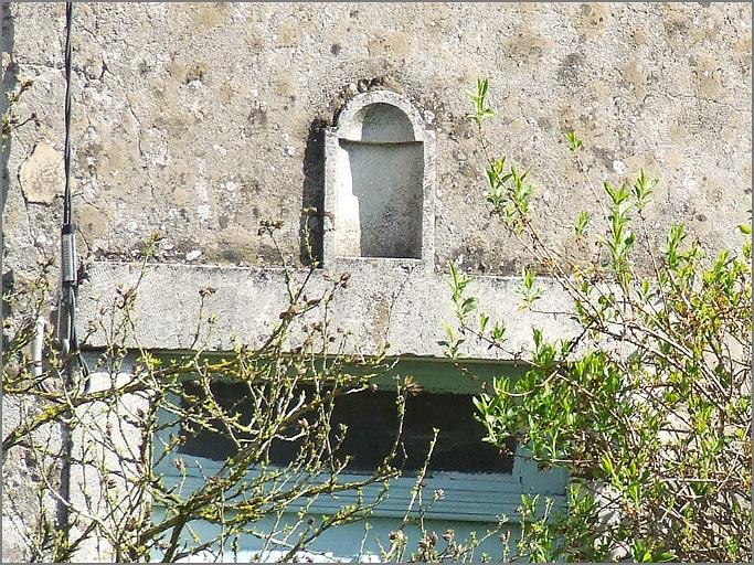 Ferme, élévation antérieure, niche, ensemble face.