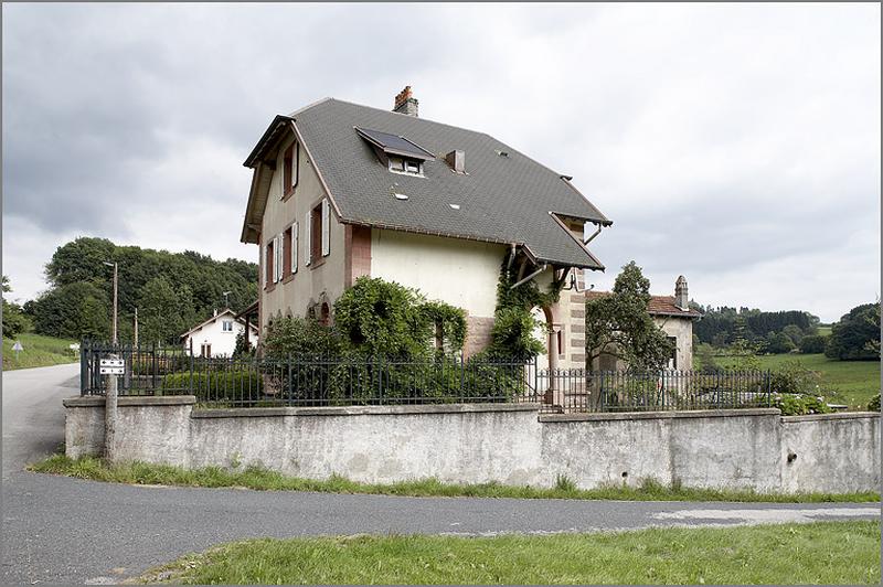 Elévation, trois quarts droit.