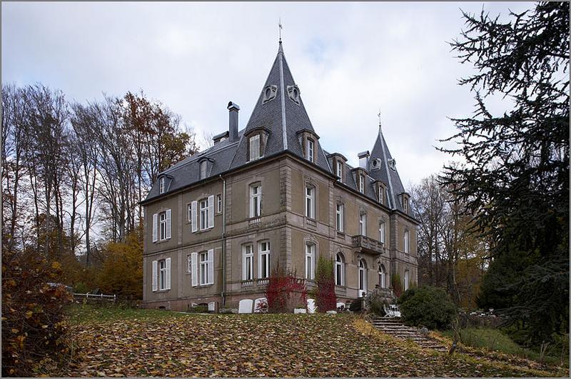Elévation, vue de trois quarts gauche.