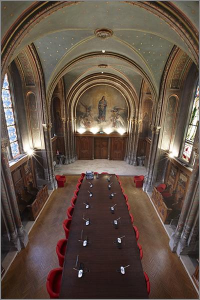 Vue intérieure vers le choeur, prise depuis la tribune.