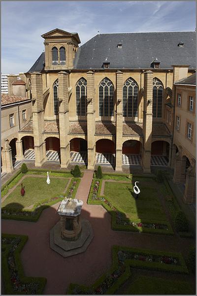 Elévation ouest vue depuis le cloître.