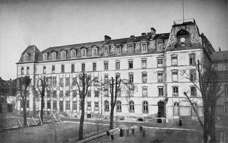 La façade principale du collège après 1932.