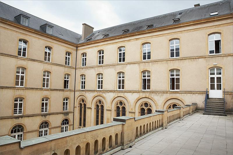 Jardin du parloir, vue depuis la terrasse du corps ouest.