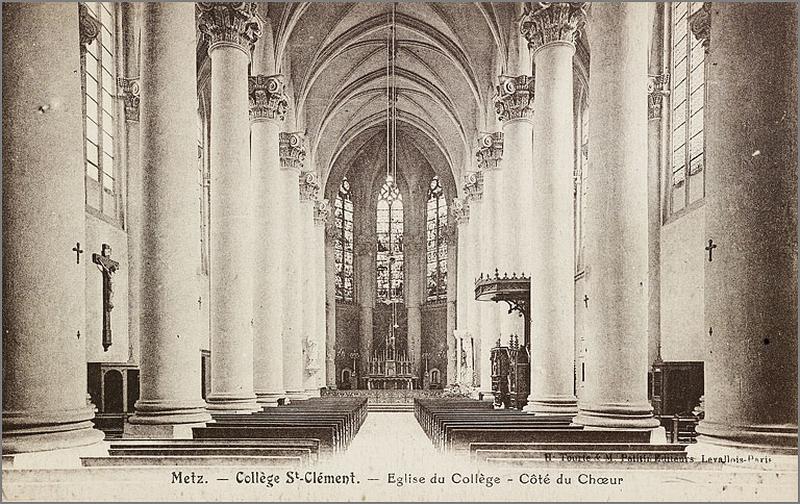 L'église au début du 20e siècle, vue vers le choeur.