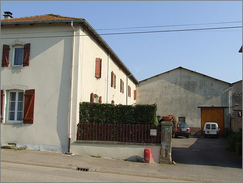 Ferme, élévation antérieure, ensemble trois quarts gauche.