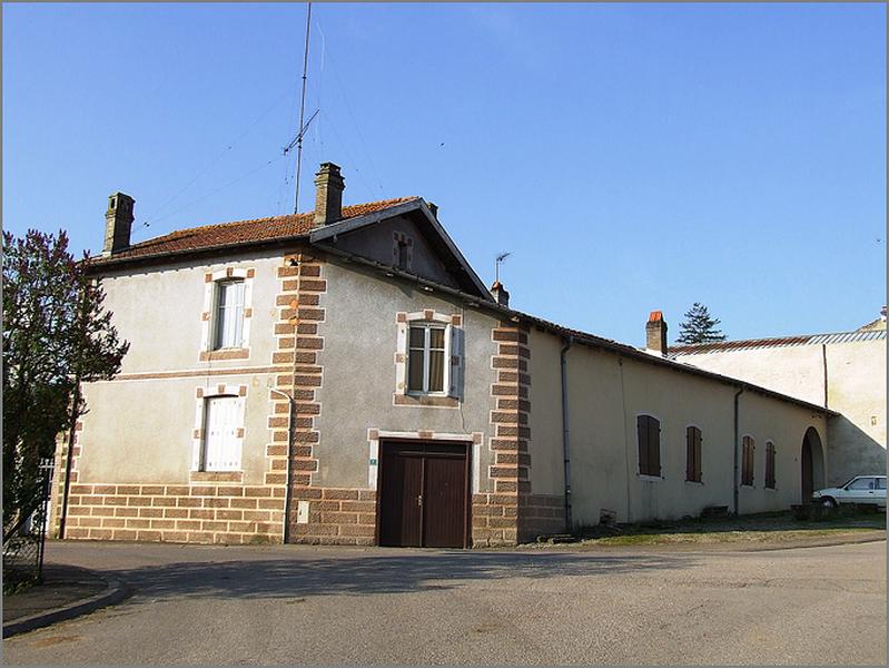Ferme, élévation antérieure, ensemble trois quarts gauche.