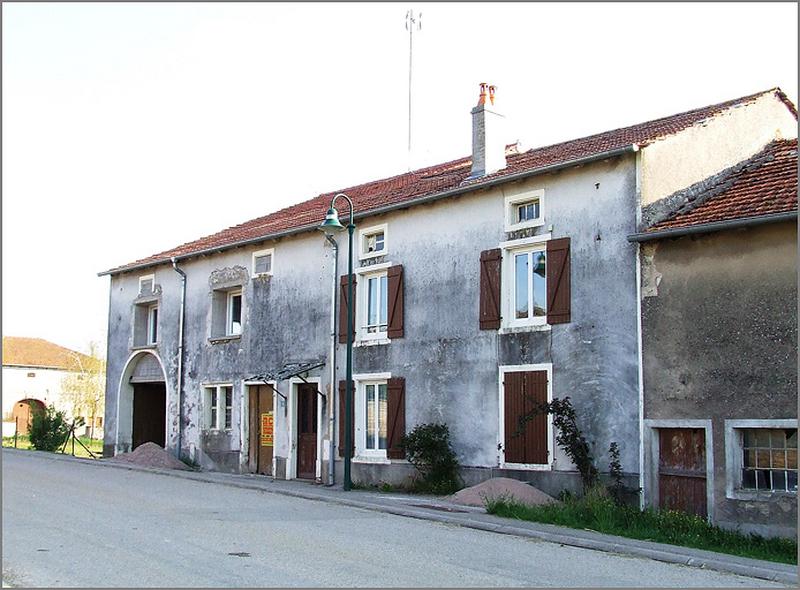 Ferme, élévation antérieure, ensemble trois quarts droit.
