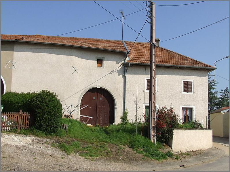 Ferme, élévation antérieure, ensemble trois quarts gauche.