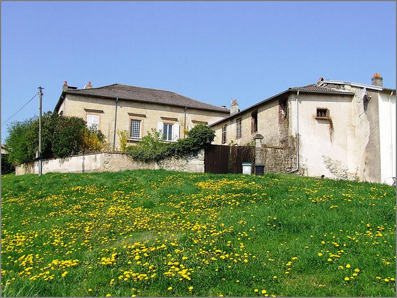 Ferme, élévation antérieure, ensemble trois quarts gauche.