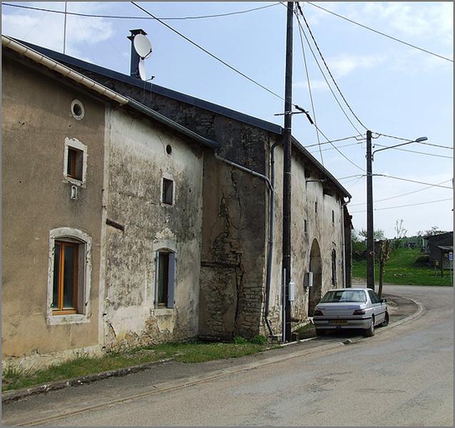 Ferme, élévation antérieure, ensemble trois quarts gauche.