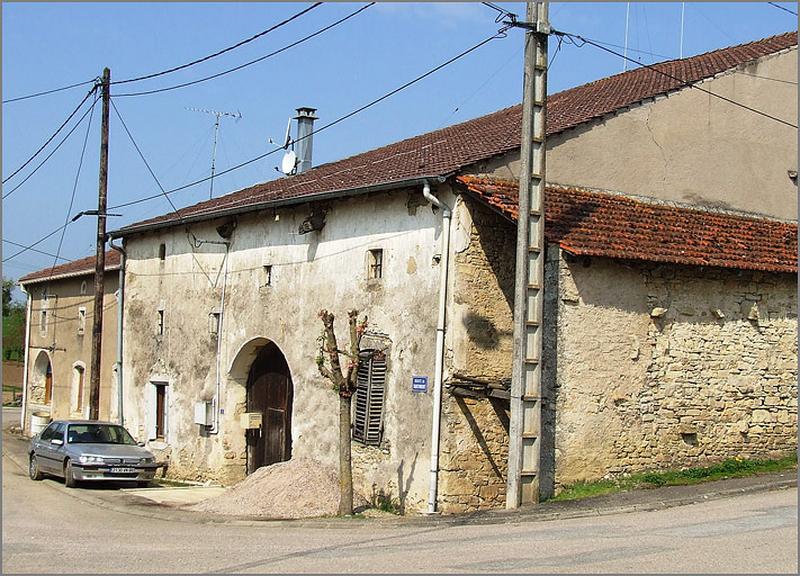 Ferme, élévation antérieure, ensemble trois quarts droit.