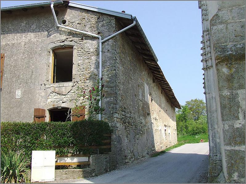 Ferme, élévation latérale droite, ensemble trois quarts gauche.